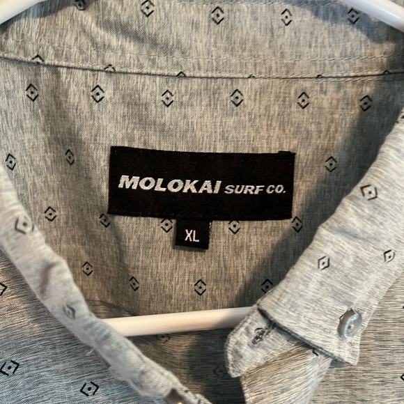 Mens Xl MOLOKAI SURF CO. Gray button up short sleeved shirt - Picture 3 of 6